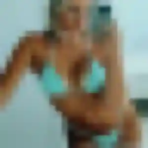 Nora, 26 ans, connectée à Afa pour un rencontre adulte