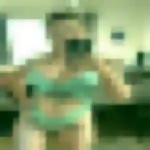 Eugenie, 28 ans, cherche un rencontre adulte à Châtel-Guyon