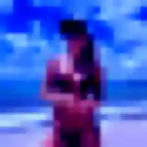Capucine, 19 ans, en ligne à Cranves-Sales pour une rencontre coquine