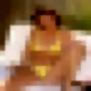 Contacte Helene, 28 ans à Évian-les-Bains en privé