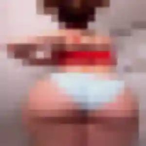 Photo de Valentina à La Roquette-sur-Siagne (44 ans) - rencontre adulte sans inscription
