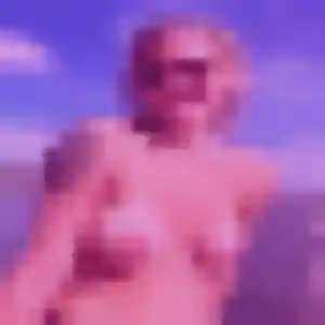 Contacte Sandrine, 21 ans à Meylan gratuitement