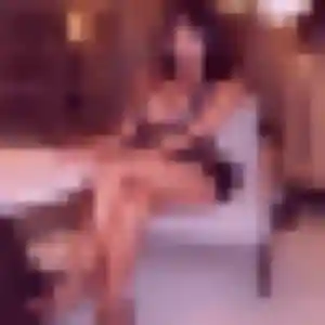 Flavie, 20 ans, en ligne à Miramont-de-Guyenne pour un rencontre adulte