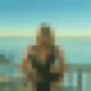 Alienor, 20 ans, connectée à Pompignac pour une rencontre coquine