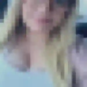 Laure, 25 ans, cherche un rencontre adulte à Port-Vendres