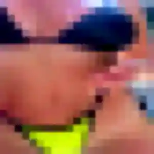 Uranie, 27 ans, connectée à Saint-Alban pour un rencontre adulte