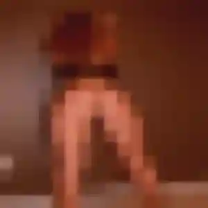 Estee, femme de 33 ans propose rencontre adulte à Saint-Chély-d'Apcher