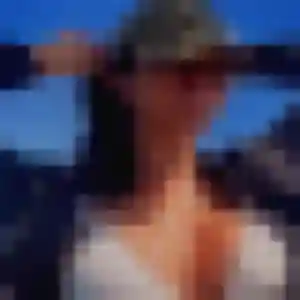 Lea, 33 ans, connectée à Saint-Denis-de-Pile pour un rencontre adulte