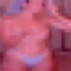Siham, 26 ans, connectée à Saint-Priest pour un rencontre adulte