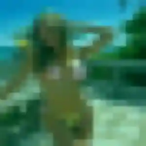 Lola, 22 ans, en ligne à Saint-Tropez pour un rencontre adulte