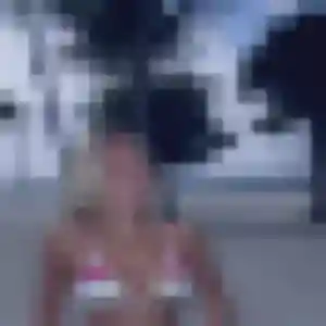 Doriane, 19 ans, cherche un rencontre adulte à Sainte-Croix-en-Plaine
