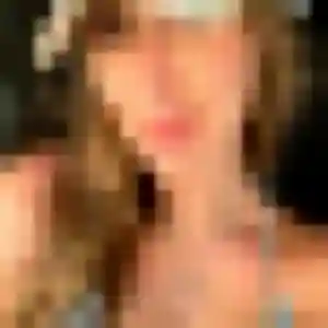Olympe, 37 ans, en ligne à Signes pour un rencontre adulte