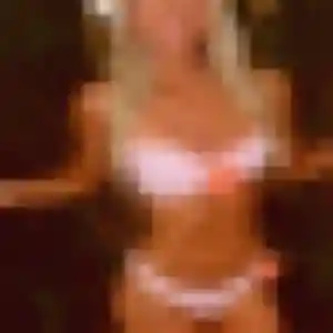 Photo de Nelly à Talence (21 ans) - rencontre adulte anonyme