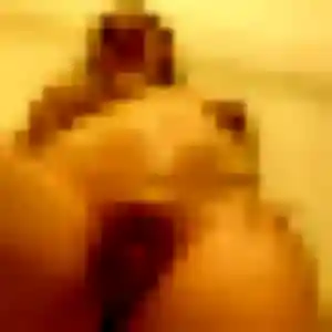 Profil de Brune à Terres-de-Haute-Charente (21 ans) - rencontre adulte anonyme