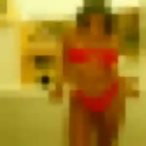 Kelly, femme de 21 ans propose rencontre adulte à Valence