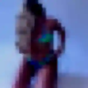 Elena, femme de 24 ans cherche rencontre adulte à Vic-Fezensac